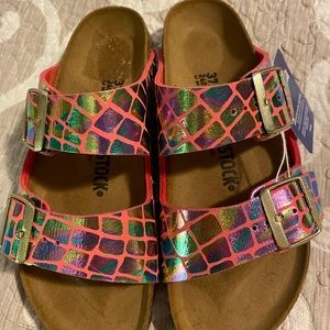 Birkenstock Arizona BS Sandals Womens Size 6-6.5 NARROW Gator Gleam Raspberry